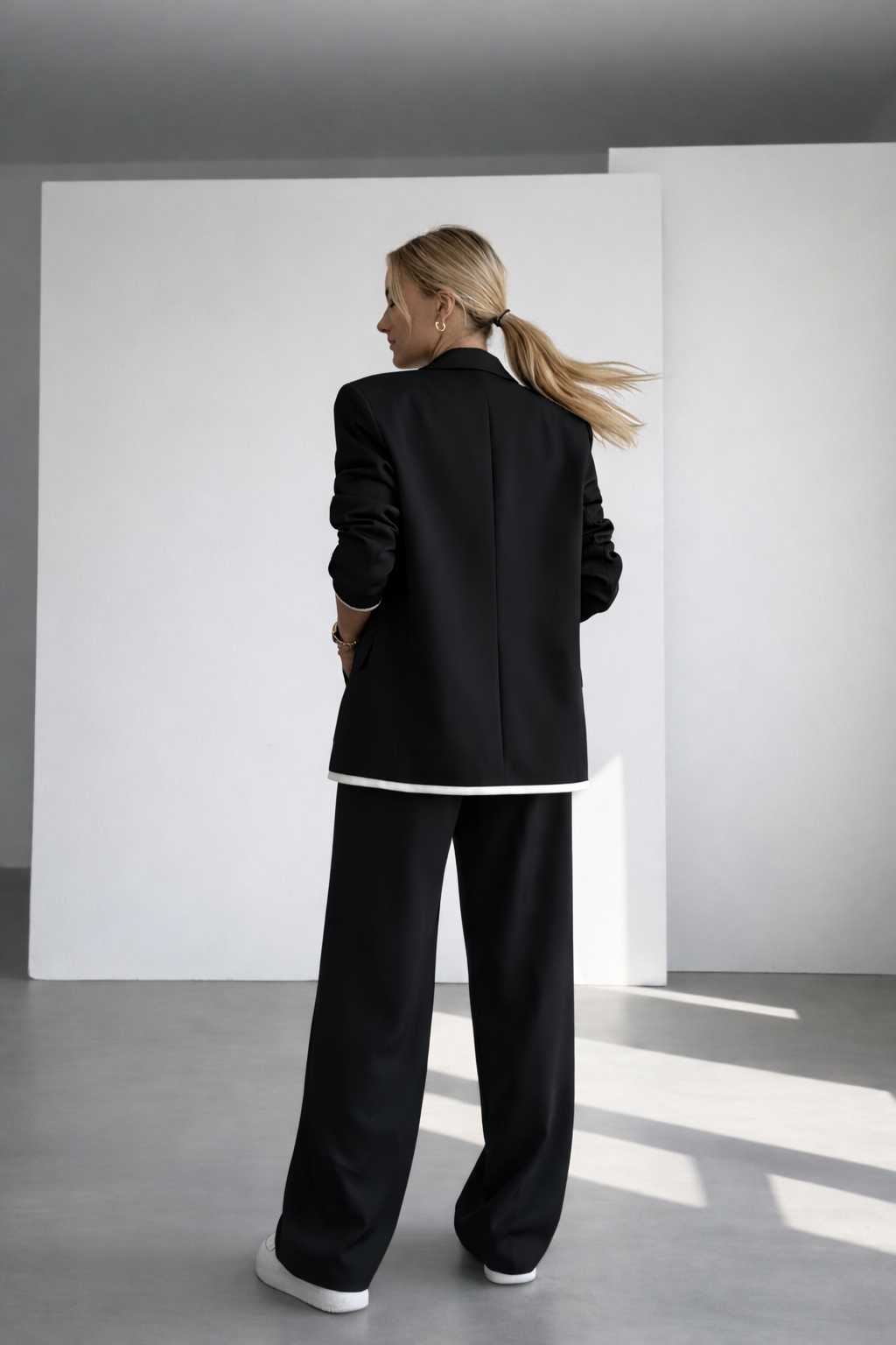 Conjunto Laura – Blazer y Pantalón Ancho de Elegancia Atemporal